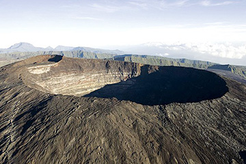 羅蘭加洛斯機場三字代碼(RUN)_Saint-Denis空運機場,留尼汪機場